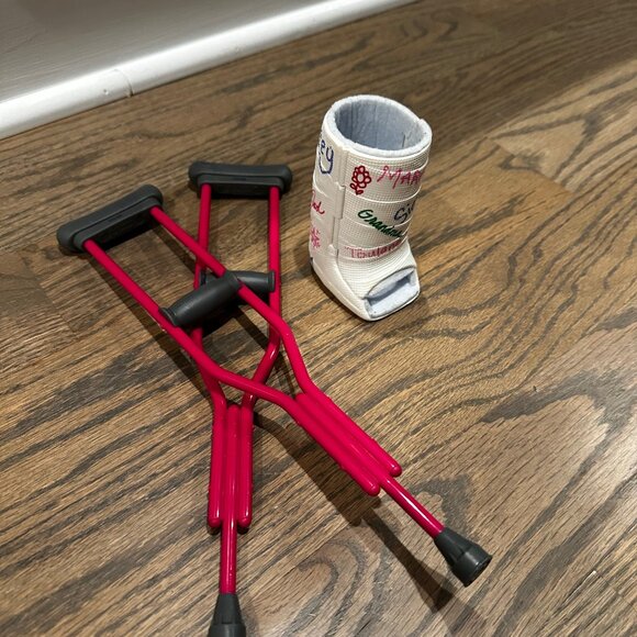 American Girl Doll McKenna Cast & Crutches set - Picture 3 of 6